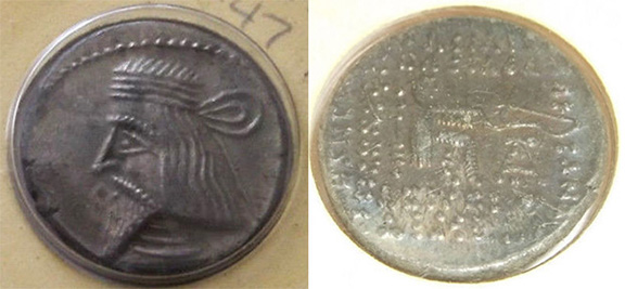 Properly-I.d.段ng-Vologases-III-Pacoros-I-Parthian-Drachms